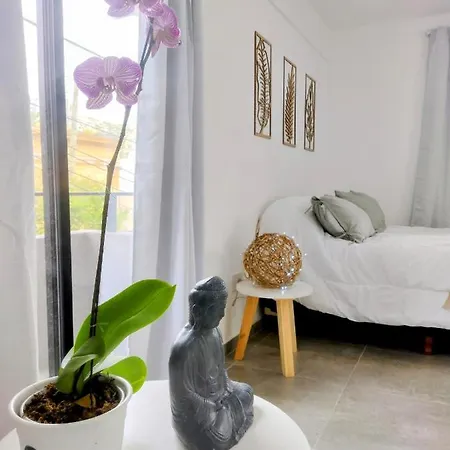 Hermoso Depto En Temperley Con Cochera Exterior photo